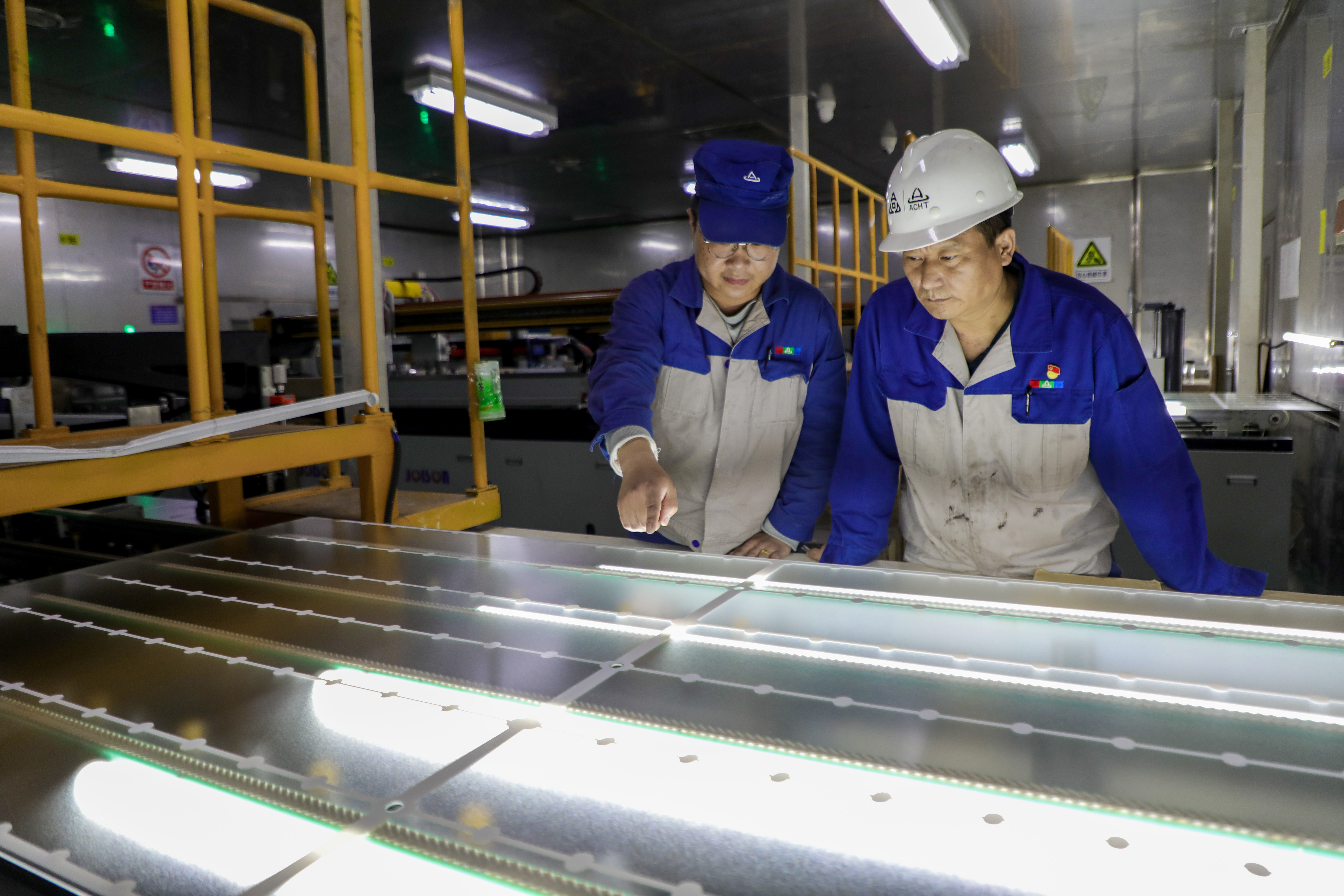 安陽市五一勞動獎?wù)芦@得者趙俊濤:采擷太陽之光,追求綠色事業(yè)