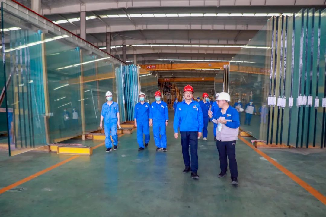 翠籠蒲艾香，慰問送安康——安彩高科總經理端午節慰問一線職工